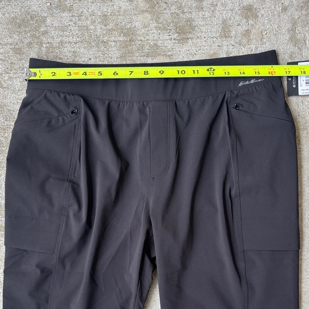 Eddie Bauer Women's Black Incline Utility Joggers - Picture 6 of 12